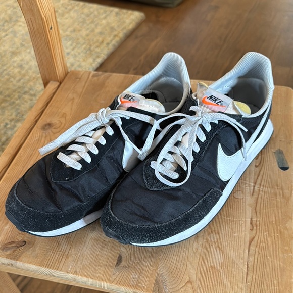 Nike Men's Black Sneakers - Picture 4 of 5